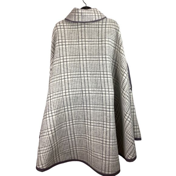 Vtg Wool Poncho Heavy Reversible Gray White Women’s One Size Fits All - Picture 7 of 12
